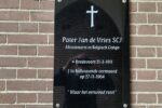 Nieuwe plaquette van pater Jan de Vries – Copy